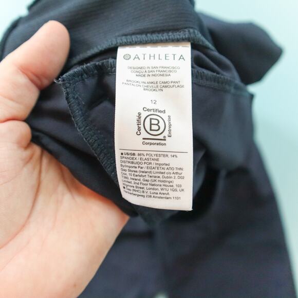 Athleta Brooklyn Navy Blue Camo Straight Leg Ankle Athletic Pants Size 12 - Picture 8 of 10